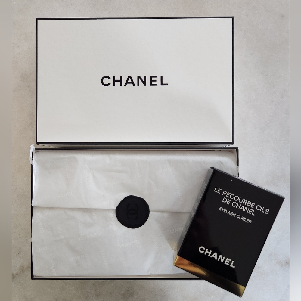 Chanel Eyelash Curler with Two Refills Brand New Packaging White Box